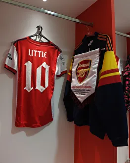 Arsenal Women V Barcelona Women 2021-22 Prints: Champions Collide: Arsenal WFC vs