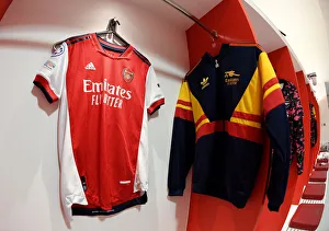 Arsenal Women V Barcelona Women 2021-22 Prints: Champions League Clash: Arsenal WFC vs. FC Barcelona at Emirates Stadium