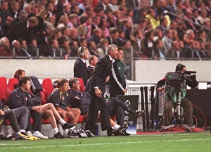 Champions League Showdown: Ajax vs. Arsenal (2005-06)