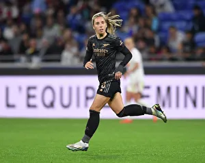 Olympic Lyonnais V Arsenal Women 2022-23 Prints: Champions League Showdown: Arsenal WFC vs. Olympique Lyonnais (Group C)
