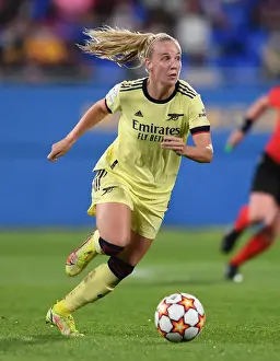 Barcelona V Arsenal Women 2021-22 Prints: Champions League Showdown: Beth Mead Leads Arsenal Against FC Barcelona