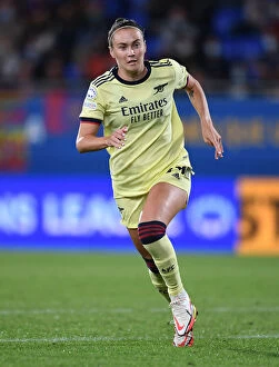 Barcelona v Arsenal Women 2021-22 Collection: Champions League Showdown: Caitlin Foord and Arsenal Women Battle FC Barcelona