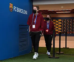 Champions League Showdown: Vivianne Miedema Gears Up for Barcelona vs. Arsenal Women