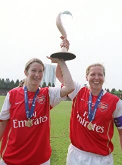 Ciara Grant and Jayne Ludlow (Arsenal) with the European Trophy