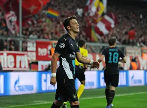 Clash at the Allianz Arena: Mesut Ozil Faces His Former Team - Bayern Munich vs Arsenal, UEFA Champions League