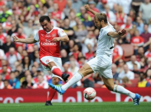 Arsenal Legends V Milan Glorie Prints: Clash of Football Legends: Arsenal vs Milan