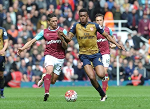 Clash of the Midfield Maestros: Iwobi vs. Lanzini in Premier League Showdown