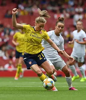 Clash of Stars: Tabea Kemme vs. Lina Magull at the Emirates Cup - Arsenal Women vs. FC Bayern Munich