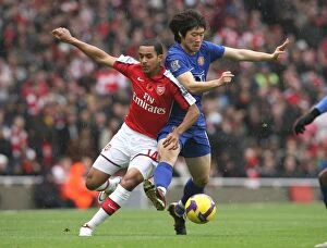 Images Dated 8th November 2008: The Clash of Stars: Walcott vs. Park in Arsenal's 2-1 Victory over Manchester United, 2008
