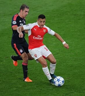 Images Dated 20th October 2015: Clash of Titans: Arsenal FC vs. FC Bayern Munich in the UEFA Champions League
