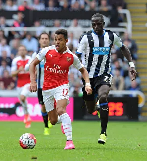 Newcastle United V Arsenal 2015-16 Prints: Clash of the Titans: Sanchez vs Sissoko