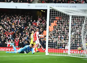 Controversial Offside: Lacazette's Disallowed Goal vs Brentford, Arsenal 2021-22