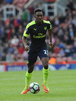 Danny Welbeck in Action: Arsenal vs. Stoke City, Premier League 2016-17