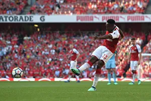 Arsenal V Burnley 2017-18 Prints: Danny Welbeck in Action: Arsenal vs Burnley, Premier League 2017-18