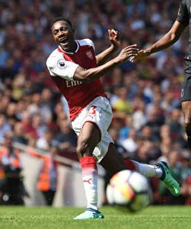 Arsenal v West Ham United 2017-18 Collection: Danny Welbeck in Action: Arsenal vs West Ham United, Premier League 2017-18