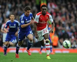 Arsenal v Chelsea 2014/15 Collection: Danny Welbeck (Arsenal) Cesar Azpilicueta (Chelsea). Arsenal 0: 0 Chelsea. Barclays Premier League