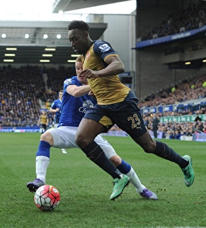 Everton v Arsenal 2015-16 Collection: Danny Welbeck (Arsenal) James McCarthy (Everton)