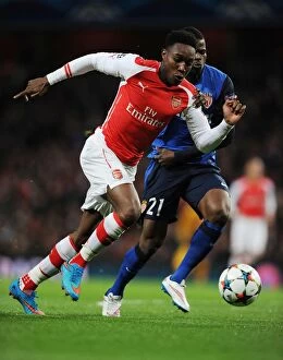 Images Dated 1st February 2009: Danny Welbeck Dashes Past Monaco's Wallace: Arsenal vs AS Monaco, UEFA Champions League 2015