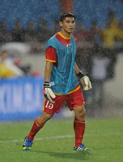 Vietnam V Arsenal 2013-14 Prints: Dao Van Phong Steps Up: Vietnam's Unlikely Goalkeeper Against Arsenal