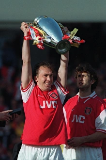 Platt David Collection: David Platt (Arsenal) lifts the Premiership Trophy. Arsenal v Everton