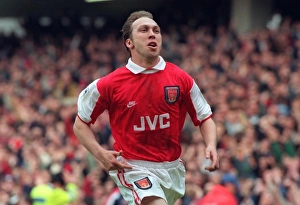 Platt David Collection: David Platt celebrates scoring a goal forArsenal