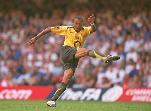 Chelsea V Arsenal - Comm Shield 2005-06 Prints: Defiant Gilberto Stands: Arsenal vs