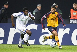 Dynamo Kiev v Arsenal 2008-09 Gallery: Denilson (Arsenal) Ayila Yussuf (Dynamo Kiev)