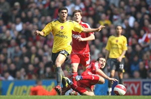 Liverpool v Arsenal 2006-7 Collection: Denilson (Arsenal) Javier Mascherano (Liverpool)