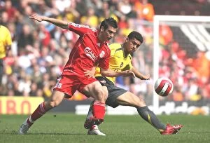 Images Dated 2nd April 2007: Denilson (Arsenal) Mark Gonzalez (Liverpool)