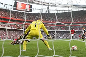 Denilson Scores the Third: Arsenal's Dominance over Newcastle (30/8/2008)