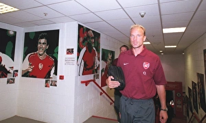 Dennis Bergkamp (Arsenal). Arsenal 1: 2 Chelsea. FA Community Shield