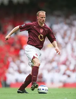 Dennis Bergkamp (Arsenal). Arsenal 4: 2 Wigan Athletic
