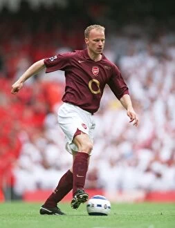 Arsenal v Wigan 2005-06 Collection: Dennis Bergkamp (Arsenal). Arsenal 4: 2 Wigan Athletic
