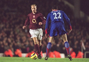 Arsenal v Manchester United 2005-6 Collection: Dennis Bergkamp (Arsenal) John O Shea (Man Utd). Arsenal 0: 0 Manchester United
