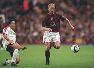 Dennis Bergkamp (Arsenal) Steed Malbranque (Fulham). Arsenal 4: 1 Fulham