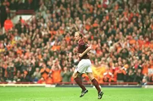 Images Dated 17th April 2006: Dennis Bergkamp comes on as an Arsenal substitute