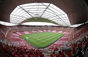 Images Dated 26th July 2006: Dennis Bergkamp Farewell: Arsenal vs. Ajax (2006) - Emirates Stadium