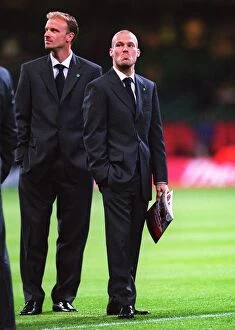 Images Dated 7th April 2005: dennis bergkamp and Freddie Ljungberg before the match. Arsenal 1: 0 Southampton