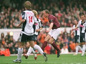 Arsenal v West Bromwich Albion 2005-6 Collection: Dennis Bergkamp scores Arsenals 3rd goal. Arsenal v West Bromwich Albion