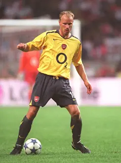 Dennis Bergkamp's Epic Victory Goal: Arsenal's Triumph at Amsterdam Tournament, 29/7/05