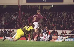 Dennis Bergkamp's Euphoric Goal: Arsenal's Unforgettable 4-0 Victory Over Portsmouth, December 2005
