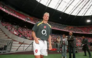 Bergkamp Dennis Prints: Dennis Bergkamp's Game-Winning Goal: Arsenal 2-1 Porto, Amsterdam Tournament 2005