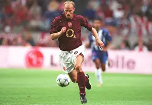 Dennis Bergkamp's Goal: Arsenal's Victory at the Amsterdam Tournament vs Porto