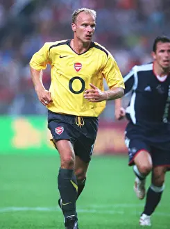 Dennis Bergkamp's Iconic Victory Goal: Arsenal's Triumph at the Amsterdam Tournament, 1995