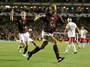 Dennis Bergkamp's Stunner: Arsenal's Game-Winning Goal vs. FC Thun in the 2005 Champions League (Bergkamp's Marvelous Strike)