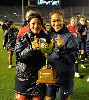 INAC Kobe v Arsenal Ladies Collection: Determined Rachel Yankey Leads Arsenal Ladies to 1-1 Draw against INAC Kobe in Charity Match
