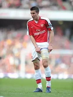 Arsenal V Manchester City 2009-10 Prints: Determined RVP Standoff: Arsenal vs Manchester City 0-0, FA Premier League