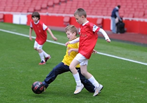Determined Young Gunners in 1:2 Defeat: Arsenal vs. Aston Villa, 2011