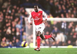 Chelsea V Arsenal 2006-07 Prints: Eboue in Action: Chelsea vs. Arsenal, FA Premiership, Stamford Bridge (10/12/06)