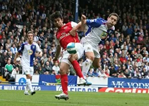 Images Dated 19th August 2007: Eduardo (Arsenal) David Dunn (Blackburn Rovers)
